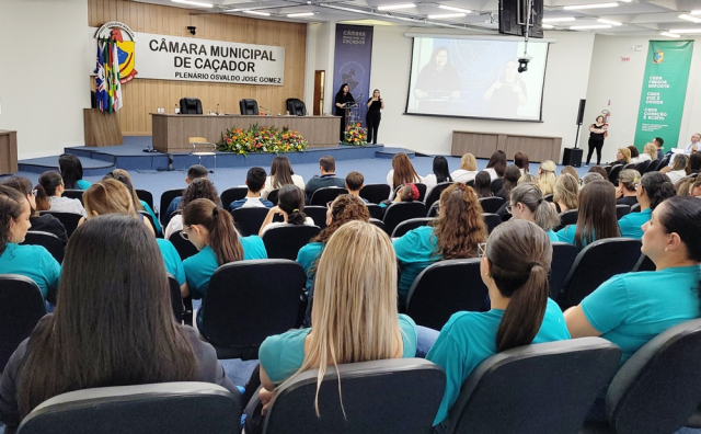 Workshop amplia debate sobre autismo e propõe ações de inclusão em Caçador